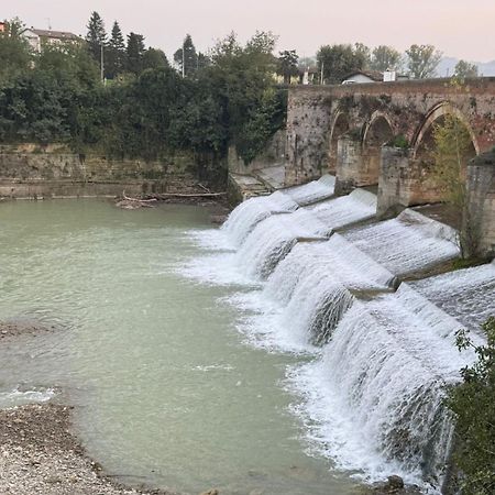 Nuevo Meldola Villa Bagian luar foto