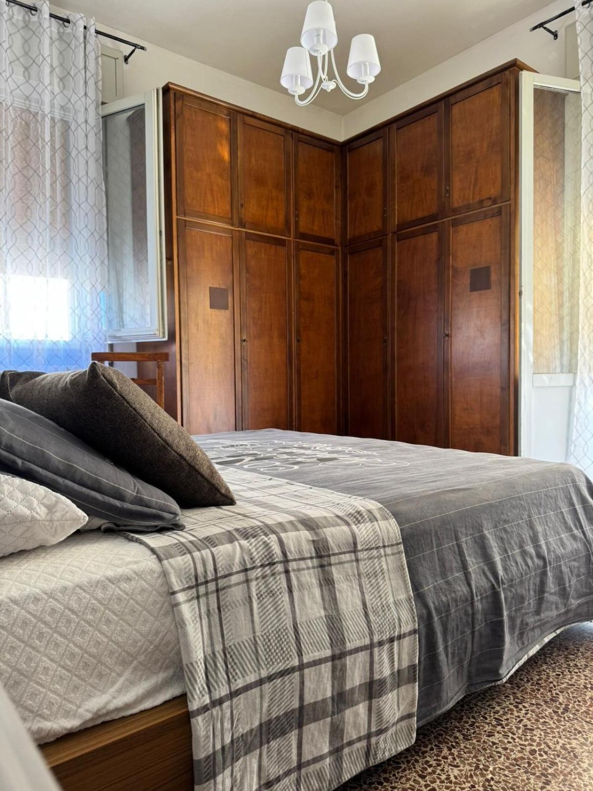 Nuevo Meldola Villa Bagian luar foto