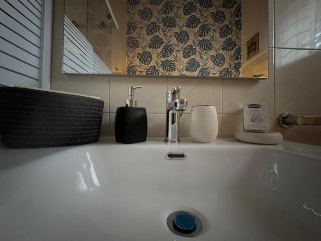 Nuevo Meldola Villa Bagian luar foto